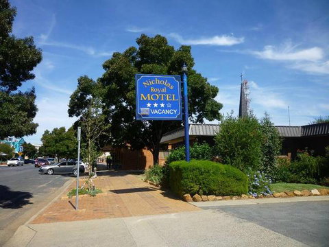 Nicholas Royal Motel - Accommodation Mooloolaba 0