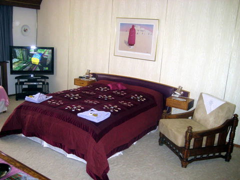 Sages' Haus B&B - Accommodation Mooloolaba 0