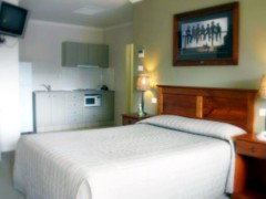 Saltbush Motor Inn - Accommodation Mooloolaba 0