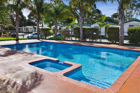 Sandhurst Motel - Accommodation Mooloolaba 2