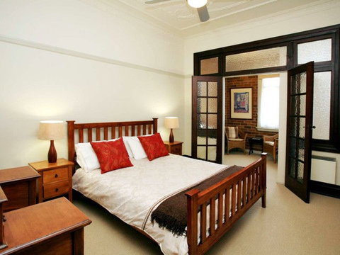 The Bank Guesthouse - Accommodation Mooloolaba 0