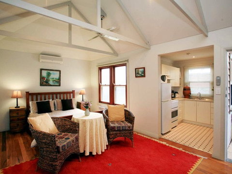 The Bank Guesthouse - Accommodation Mooloolaba 3