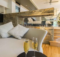 The Feathered Nest - Luxury Wildlife Retreat - Accommodation Mooloolaba