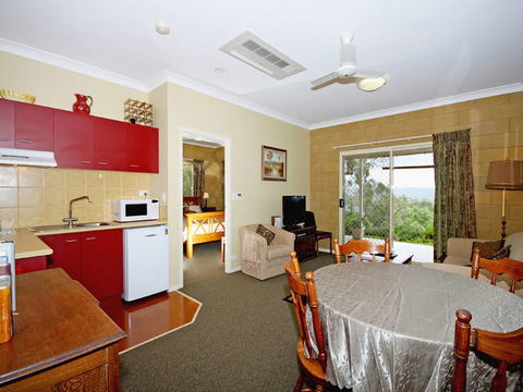 Wallaby Ridge Retreat - Accommodation Mooloolaba 0