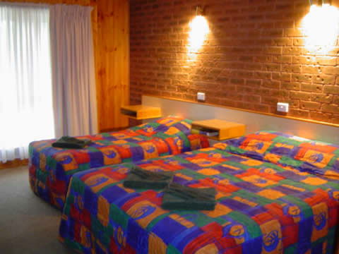 Country Roads Motor Inn - Narrandera - Accommodation Mooloolaba 3