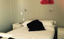 Town House Motor Inn - Young - Accommodation Mooloolaba 4