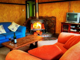 M.J Yurts Ballandean - Accommodation Mooloolaba 1