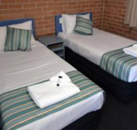 The Oaks Hotel Motel  - Accommodation Mooloolaba