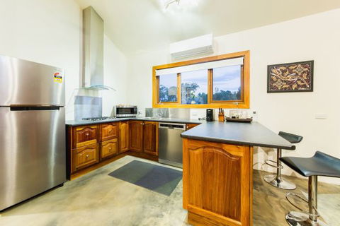 Alpine Edge Accommodation - Accommodation Mooloolaba 2