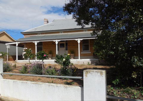Book Keepers Cottage Waikerie - Accommodation Mooloolaba 0