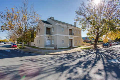 Globe Apartments - Accommodation Mooloolaba 1
