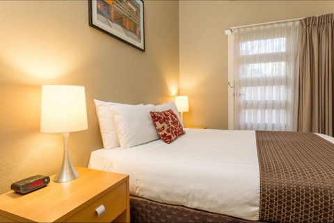 Globe Apartments - Accommodation Mooloolaba 2