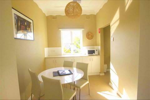 Globe Apartments - Accommodation Mooloolaba 4