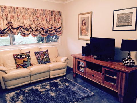 Pizzini's Vineyard Guesthouse - Accommodation Mooloolaba 2