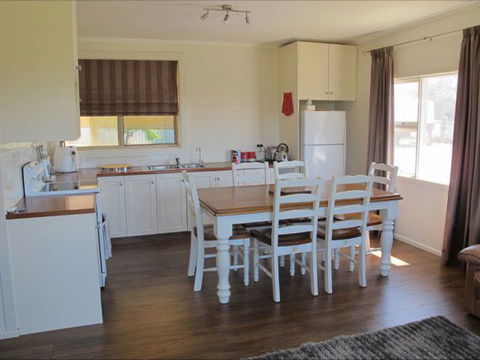 Fensom's Holiday Home - Accommodation Mooloolaba 5