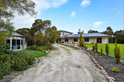 Fensom's Holiday Home - Accommodation Mooloolaba 9