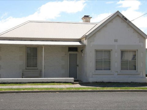 Fensom's Holiday Home - Accommodation Mooloolaba 0