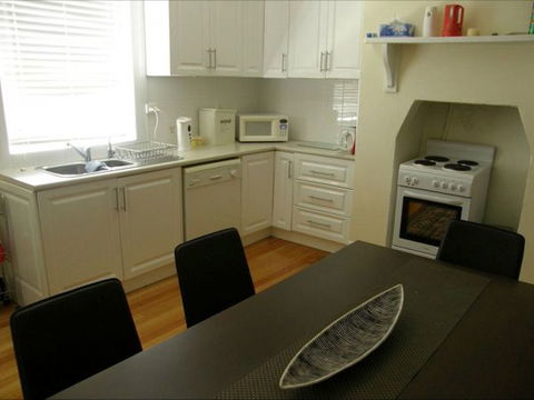 Fensom's Holiday Home - Accommodation Mooloolaba 1
