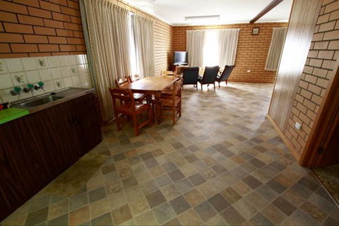 Fensom's Holiday Home - Accommodation Mooloolaba 23