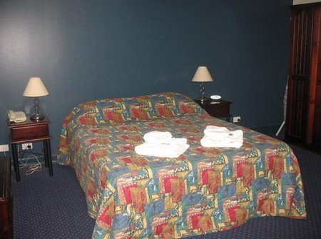 Atherton Hotel - Accommodation Mooloolaba 2