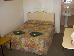 Billabong Motel - Accommodation Mooloolaba 1
