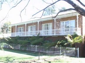 Barrasss John Bright Motor Inn - Accommodation Mooloolaba 1