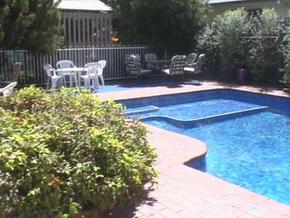 Barrasss John Bright Motor Inn - Accommodation Mooloolaba 2
