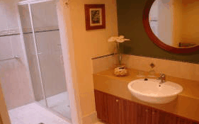 Walton House - Accommodation Mooloolaba 0