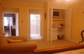 Walton House - Accommodation Mooloolaba 3