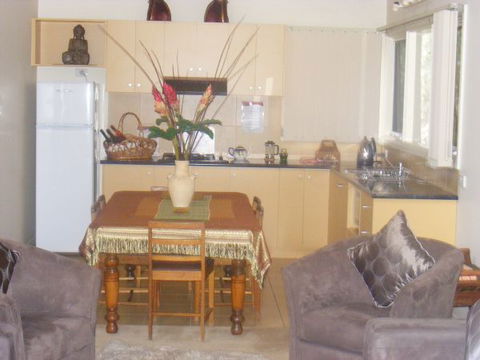 Weeroona Retreat B&B - Accommodation Mooloolaba 5