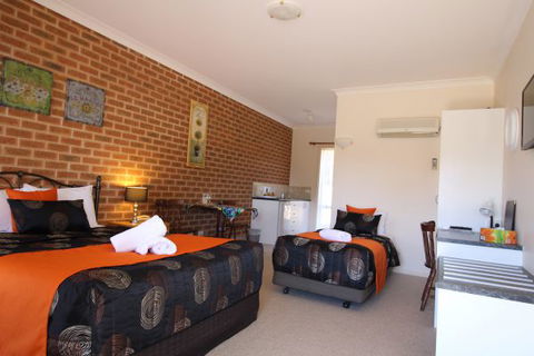 Top Of The Town Motor Inn Yackandandah - Accommodation Mooloolaba 7