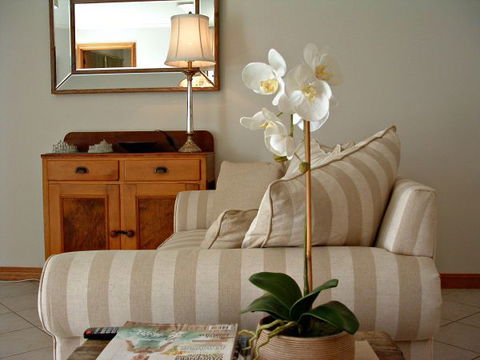 17 QED Lakehouse - Accommodation Mooloolaba 4