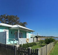 Aurora Beachfront Cottage - Accommodation Mooloolaba