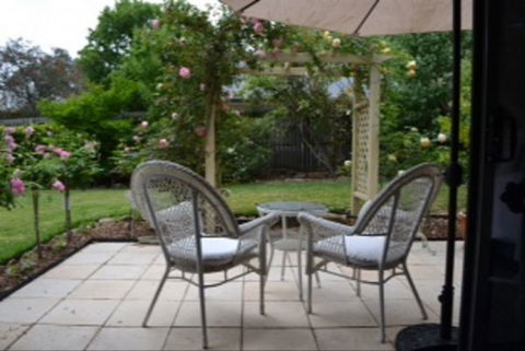 Garden Cottage B And B - Accommodation Mooloolaba 1