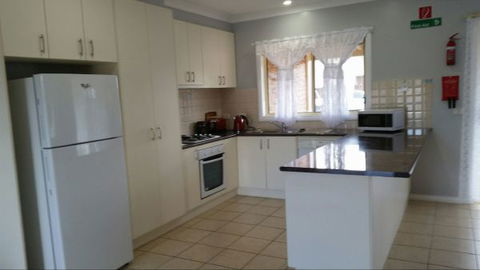 Numurkah Apartments - The Miekleljohn - Accommodation Mooloolaba 2