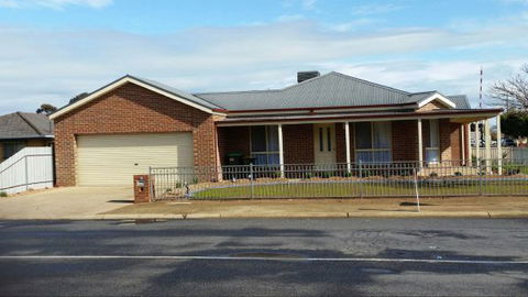 Numurkah Apartments - The Miekleljohn - Accommodation Mooloolaba 3