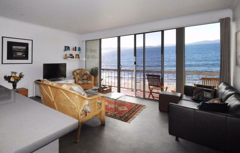 Rivermouth On Kingston Beach - Accommodation Mooloolaba 0