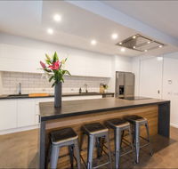 The Bright House - Accommodation Mooloolaba