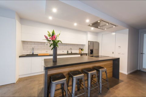 The Bright House - Accommodation Mooloolaba 0