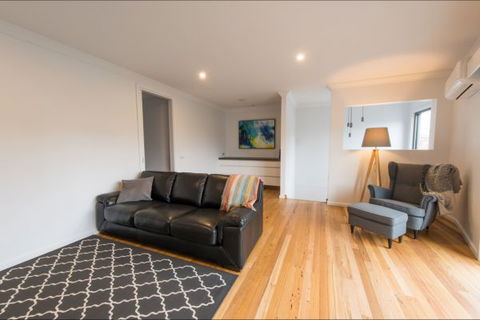The Bright House - Accommodation Mooloolaba 2