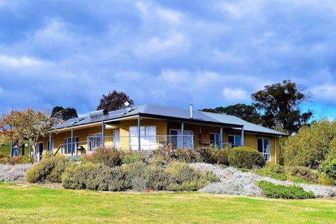Wild Dog Rise - Accommodation Mooloolaba 0