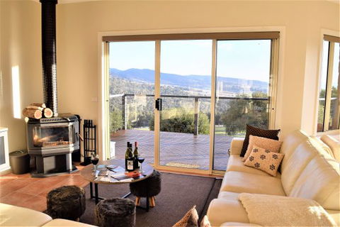 Wild Dog Rise - Accommodation Mooloolaba 1