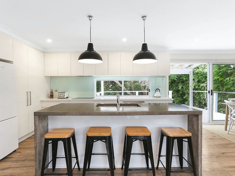 Amalfi Beach House - Accommodation Mooloolaba 1