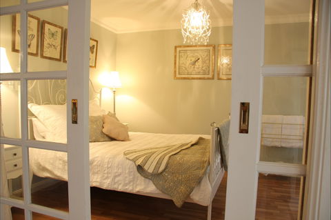 Azalea Cedar-Rose Villa - Accommodation Mooloolaba 3