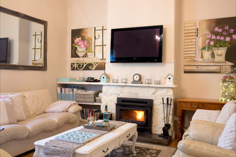 Azalea Cedar-Rose Villa - Accommodation Mooloolaba 4