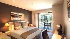 Oaks Plaza Pier Hotel - Accommodation Mooloolaba 0