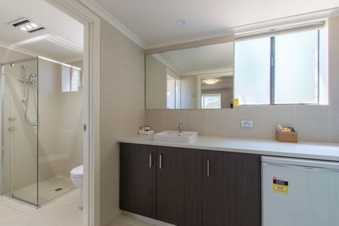 Mick O'Shea's - Accommodation Mooloolaba 2