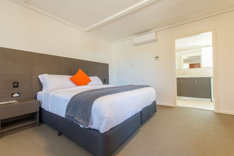 Mick O'Shea's - Accommodation Mooloolaba 4