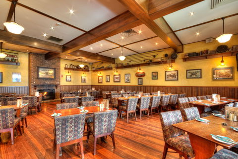 Mick O'Shea's - Accommodation Mooloolaba 7