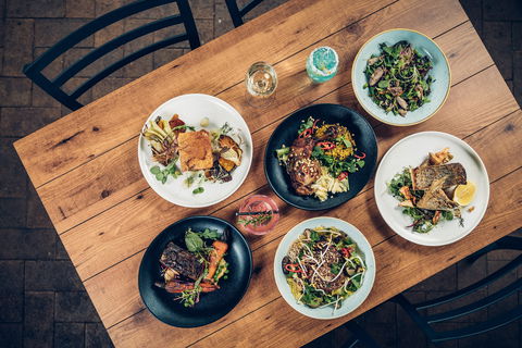 Mick O'Shea's - Accommodation Mooloolaba 8